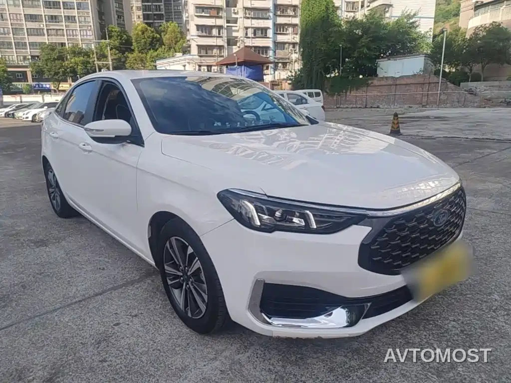 Ford Escort 2021 1.5L Automatic Diamond Edition — фото 4