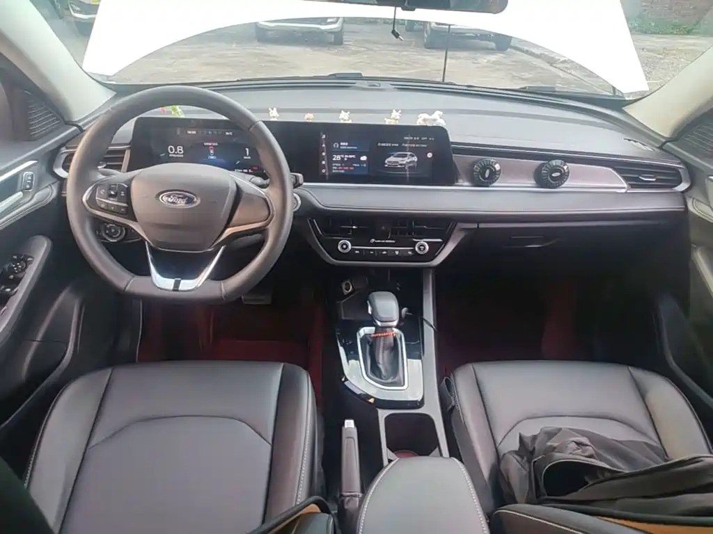 Ford Escort 2021 1.5L Automatic Diamond Edition — фото 10