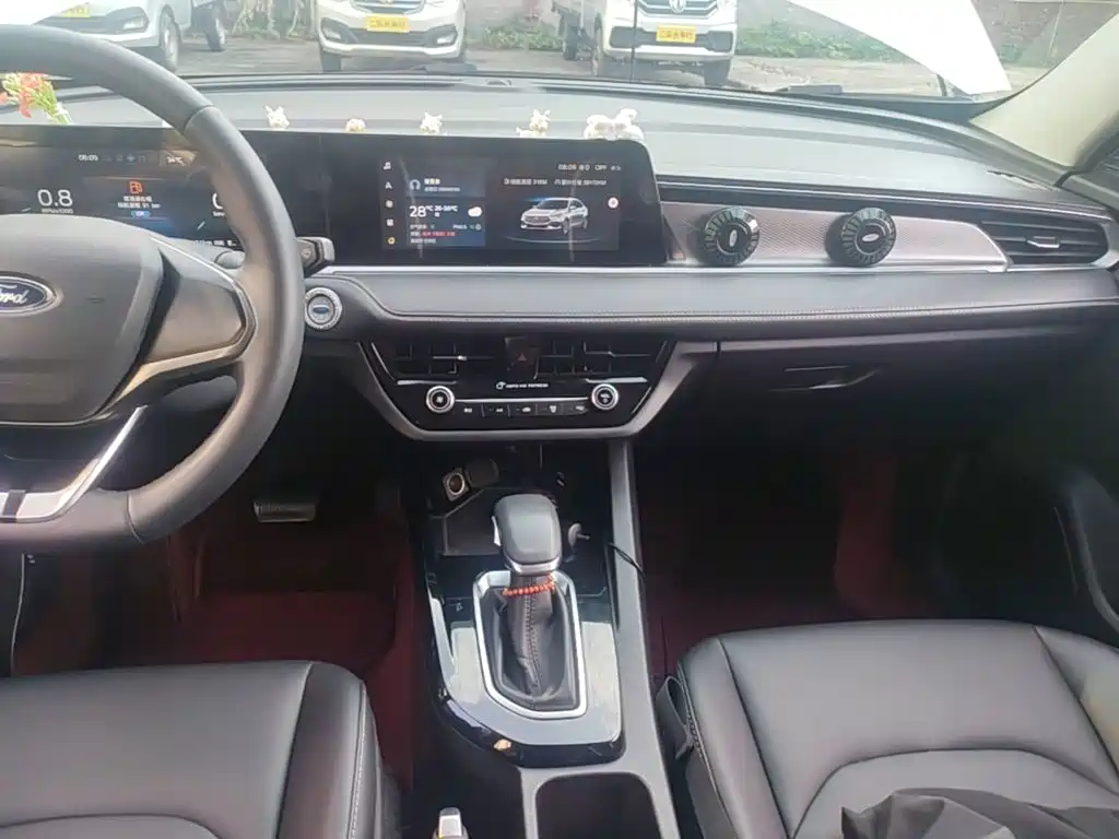 Ford Escort 2021 1.5L Automatic Diamond Edition — фото 13