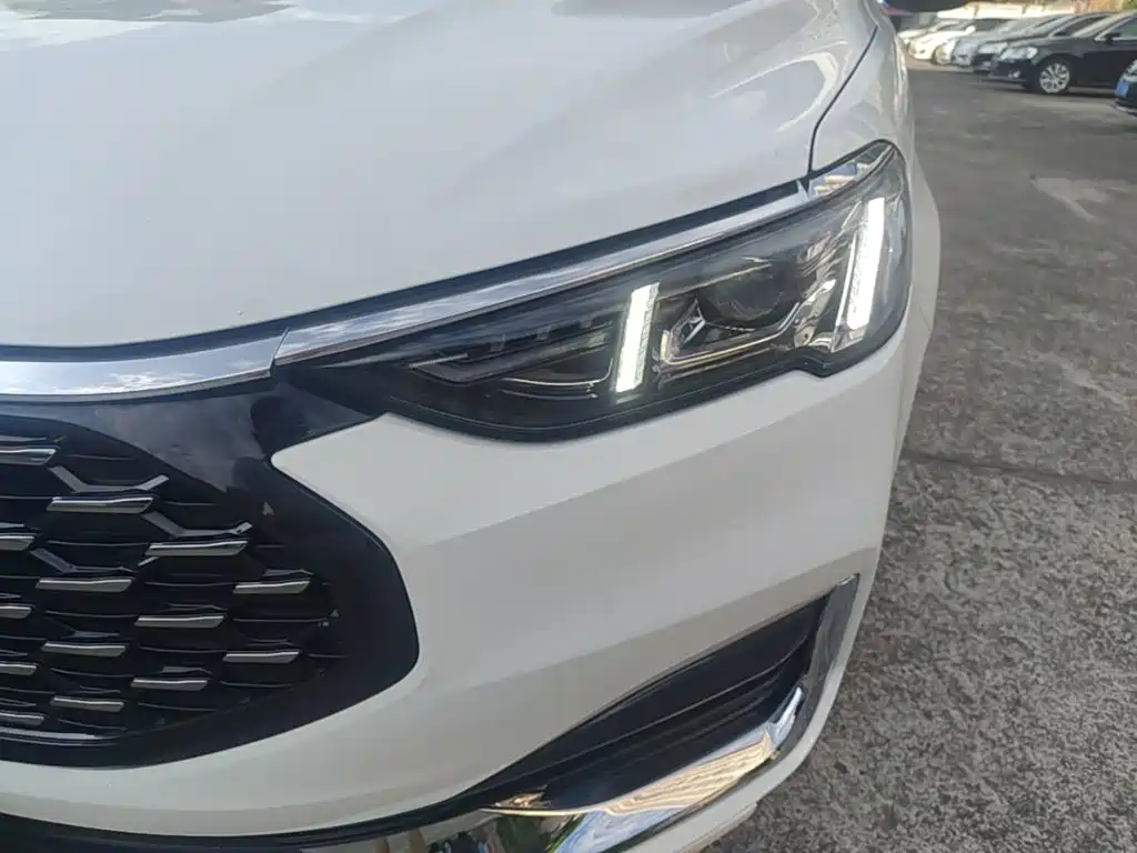 Ford Escort 2021 1.5L Automatic Diamond Edition — фото 24