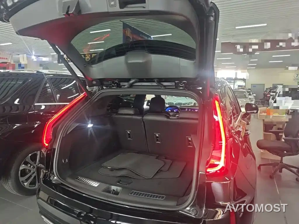Cadillac XT4 2024 28T 2WD Premium — фото 18