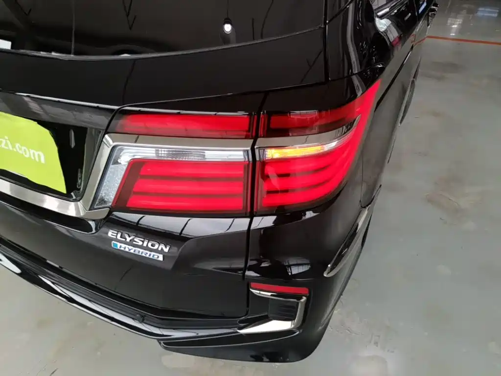 Honda Elysion 2019 2.0L Hybrid Luxury Edition — фото 8