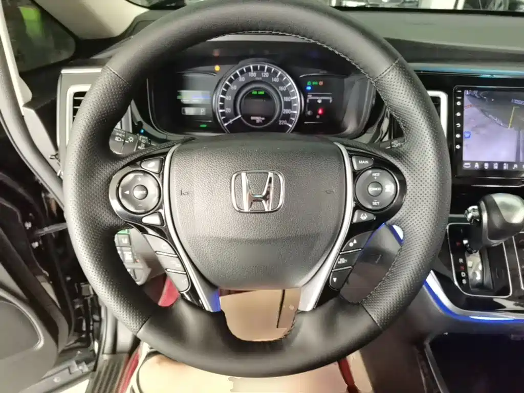Honda Elysion 2019 2.0L Hybrid Luxury Edition — фото 11