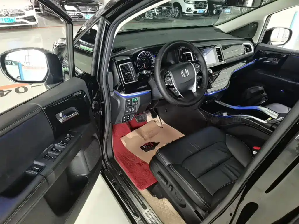 Honda Elysion 2019 2.0L Hybrid Luxury Edition — фото 16
