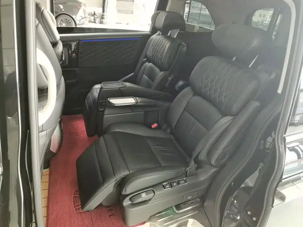 Honda Elysion 2019 2.0L Hybrid Luxury Edition — фото 17