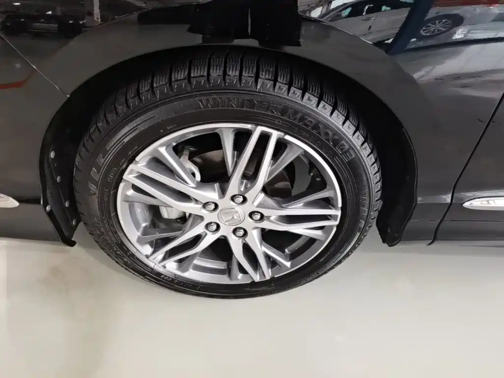 Honda Elysion 2019 2.0L Hybrid Luxury Edition — фото 23