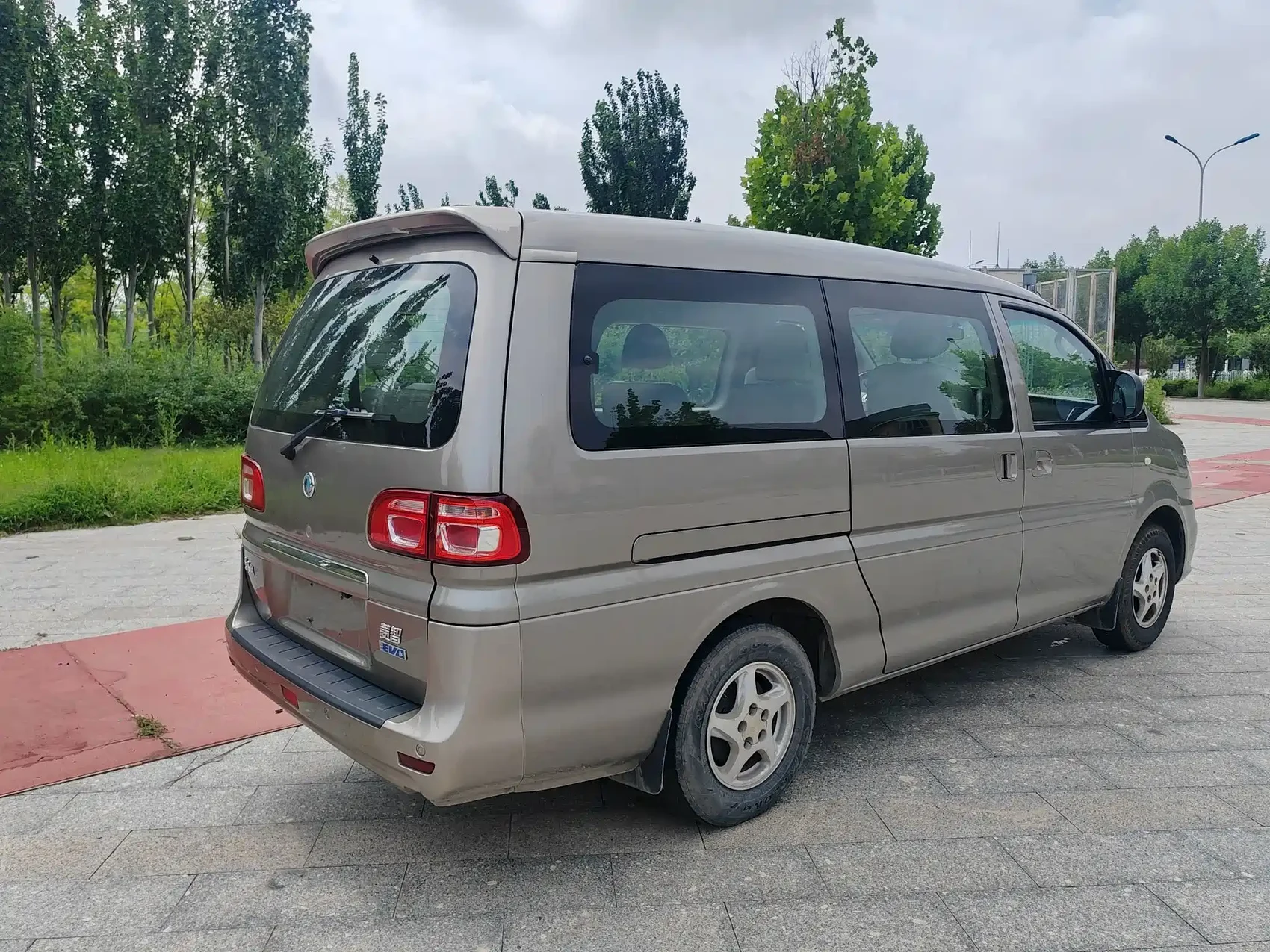 Dongfeng Fengxing Lingzhi New Energy 2020 Luxury 7-Seater — фото 5