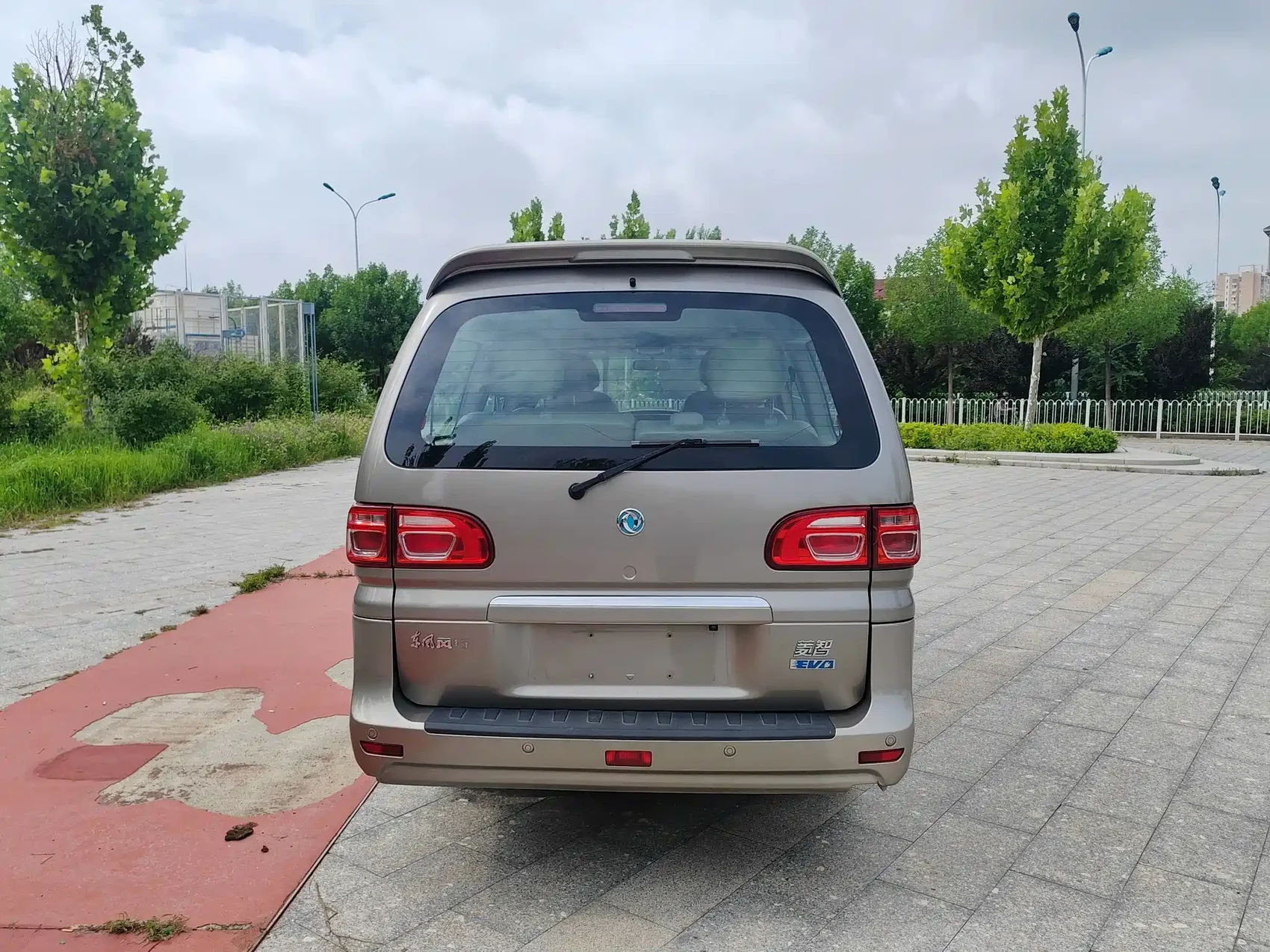 Dongfeng Fengxing Lingzhi New Energy 2020 Luxury 7-Seater — фото 6