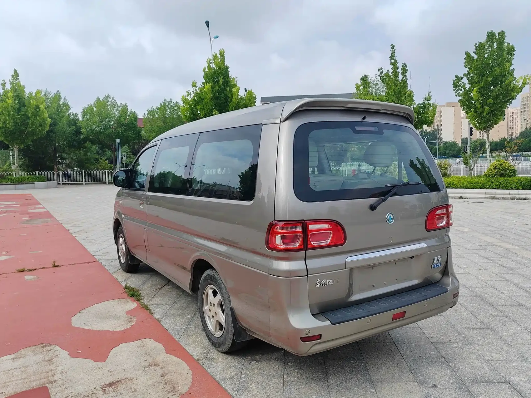 Dongfeng Fengxing Lingzhi New Energy 2020 Luxury 7-Seater — фото 7