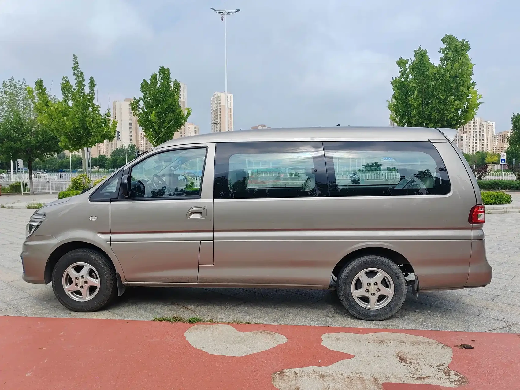 Dongfeng Fengxing Lingzhi New Energy 2020 Luxury 7-Seater — фото 8