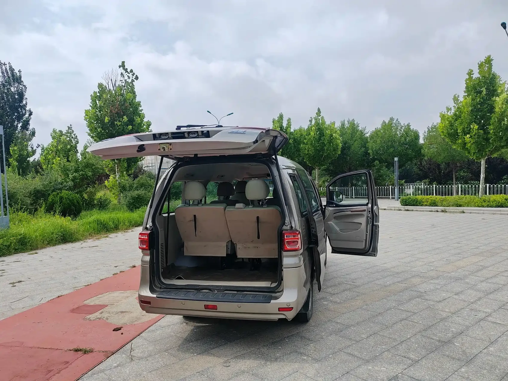 Dongfeng Fengxing Lingzhi New Energy 2020 Luxury 7-Seater — фото 9