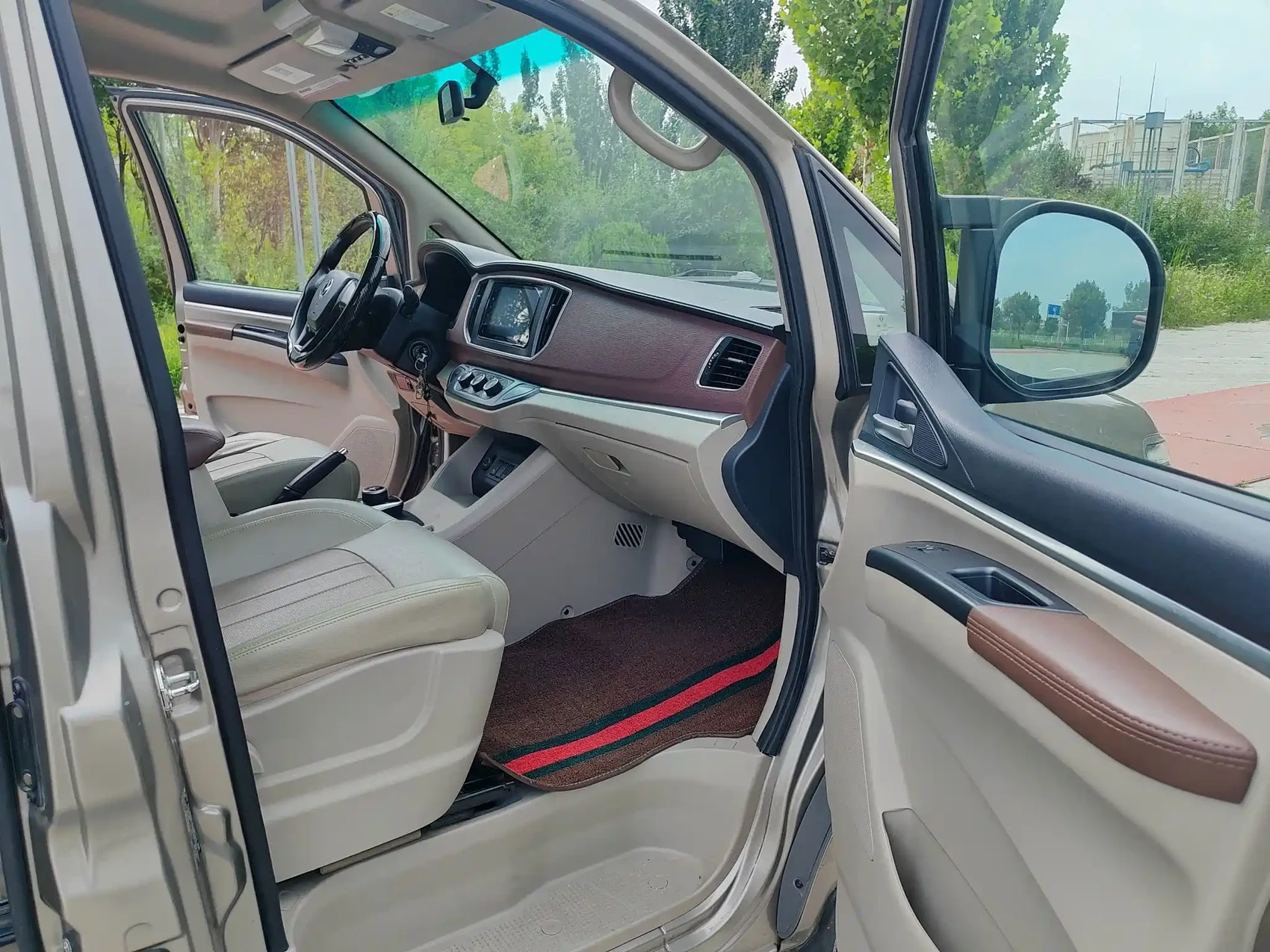 Dongfeng Fengxing Lingzhi New Energy 2020 Luxury 7-Seater — фото 12