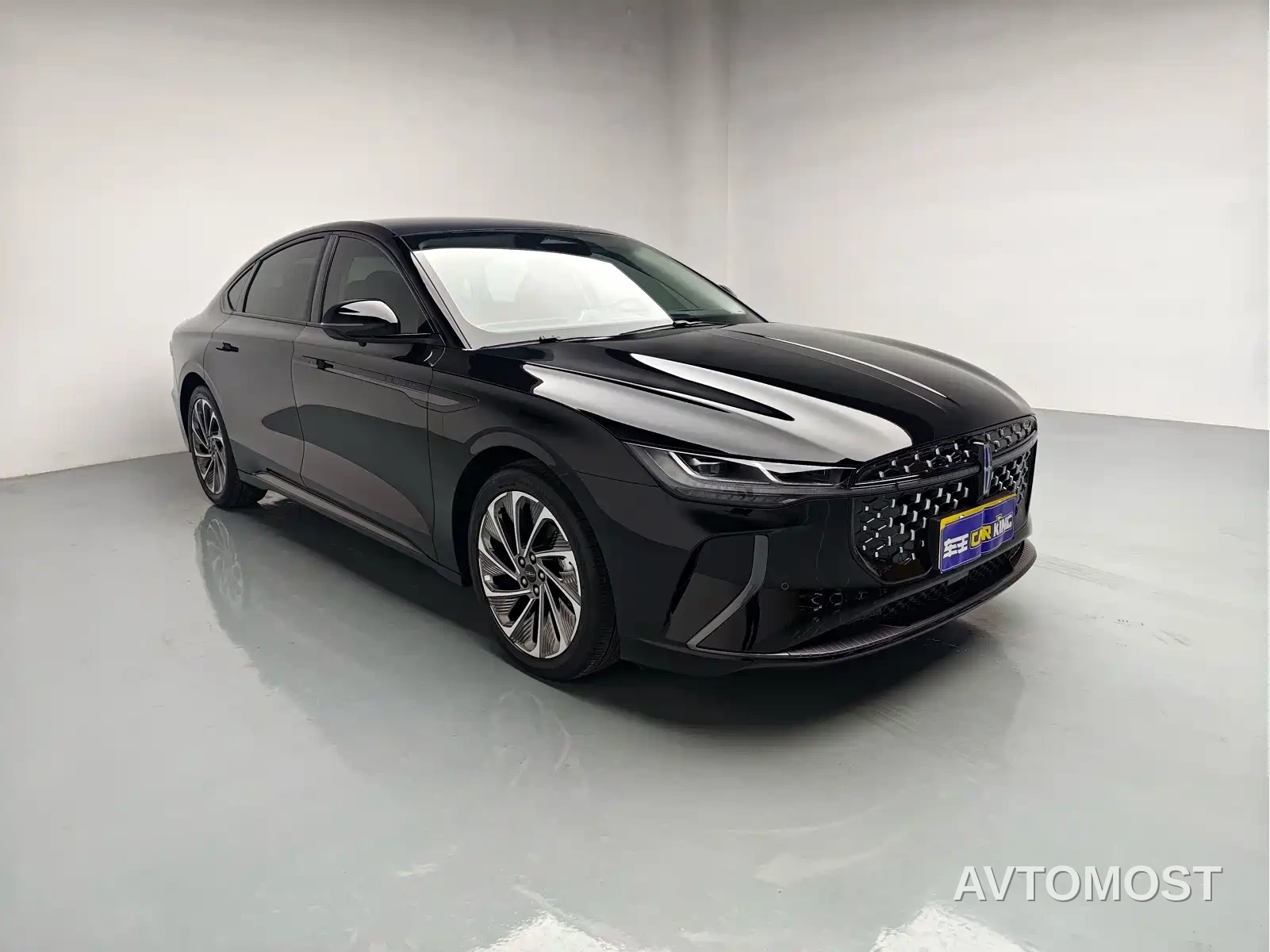 Lincoln Z 2024 2.0T 2WD Premium Hybrid — фото 3