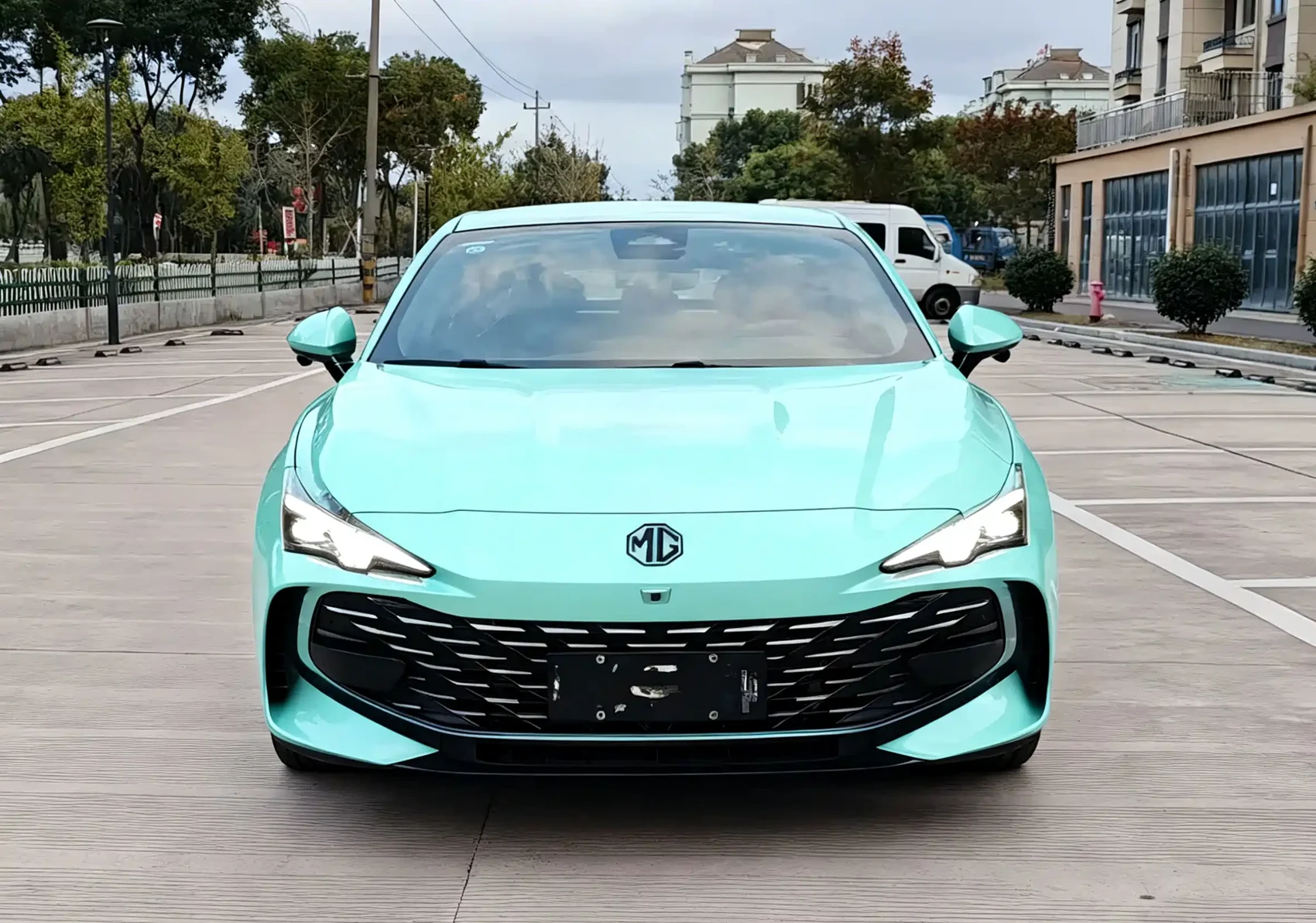 MG7 2025 2.0T 405 AT Premium Edition — фото 2