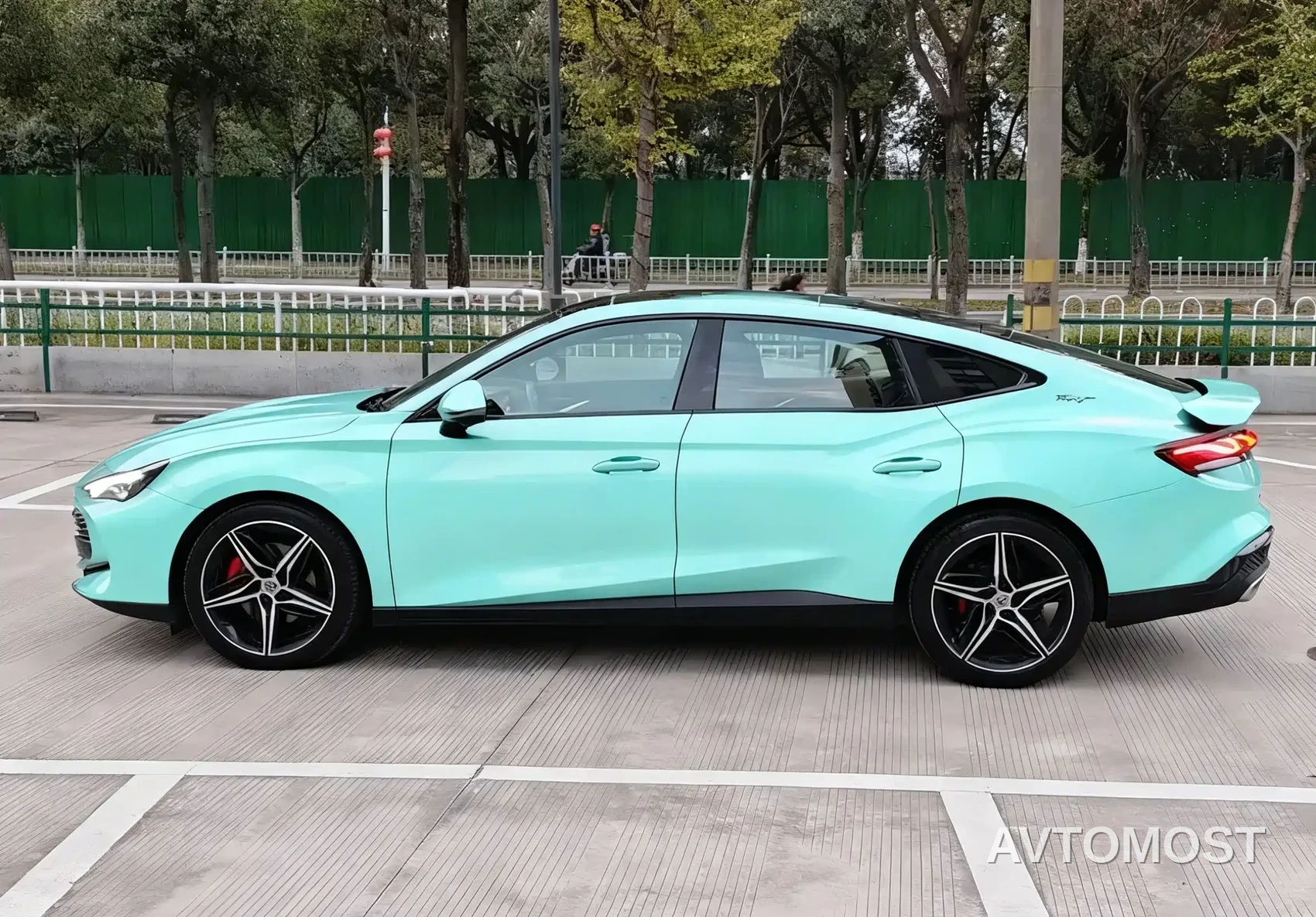 MG7 2025 2.0T 405 AT Premium Edition — фото 3