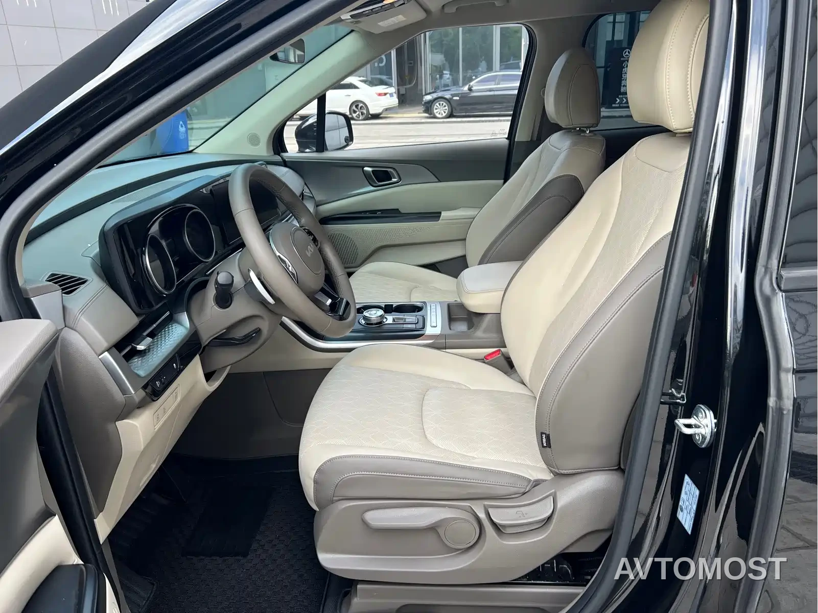 Kia Carnival 2021 2.0T Luxury Edition — фото 2