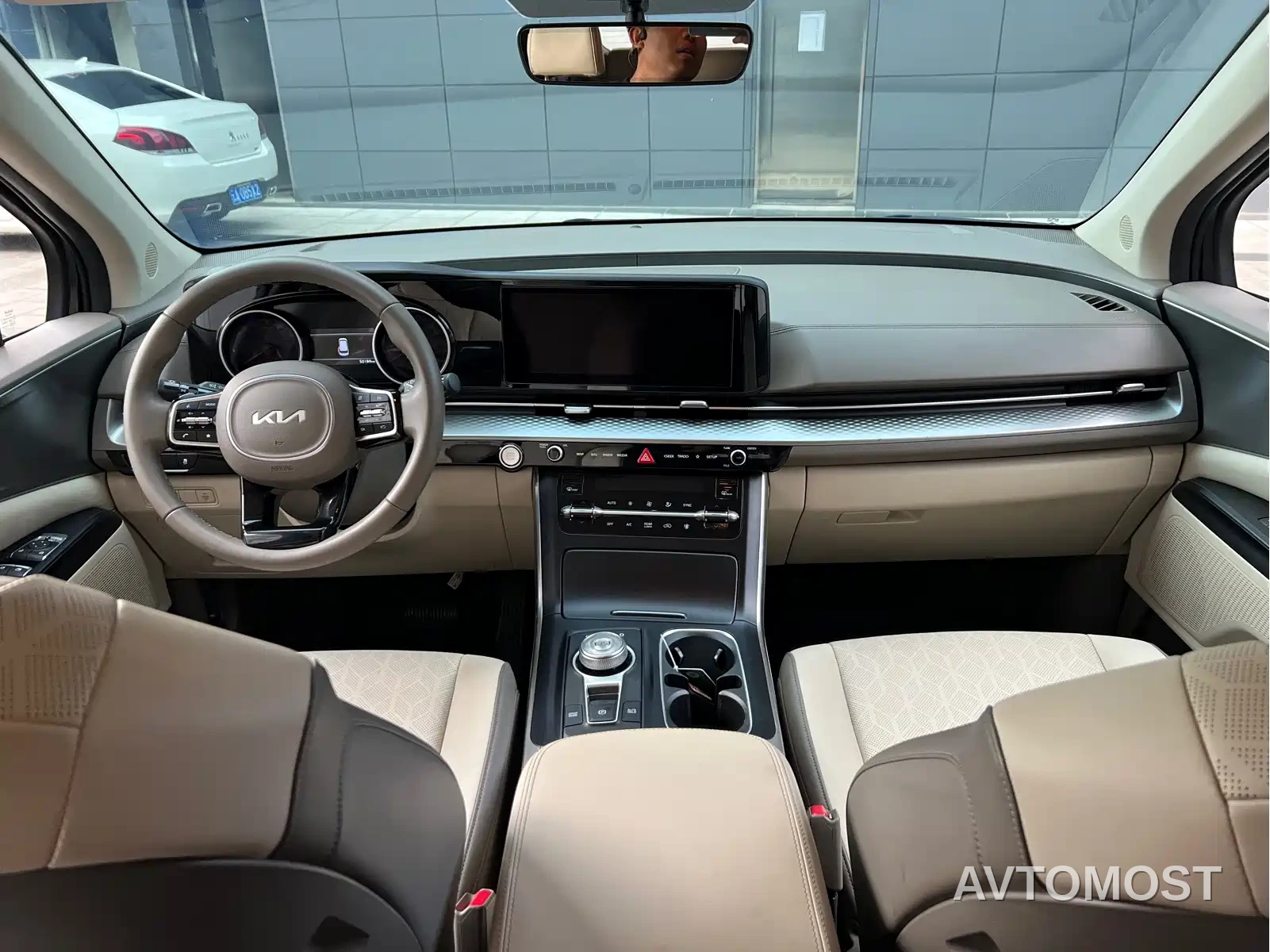 Kia Carnival 2021 2.0T Luxury Edition — фото 3