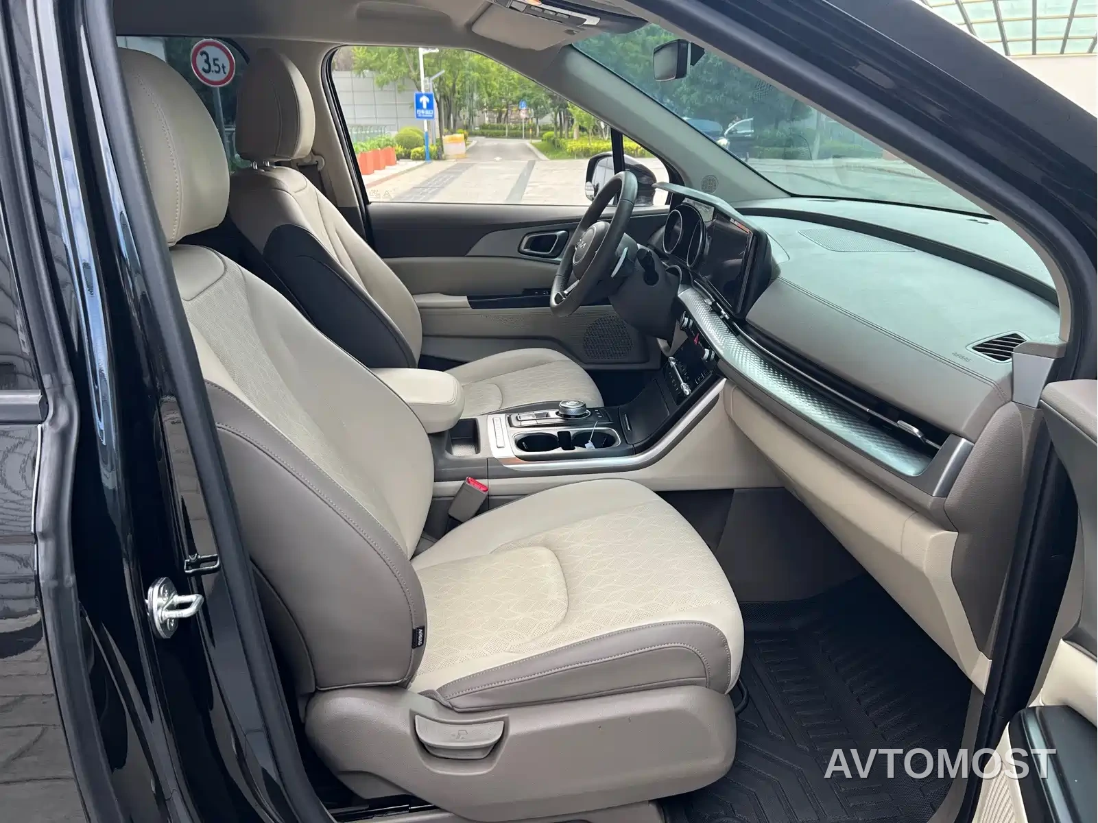 Kia Carnival 2021 2.0T Luxury Edition — фото 4