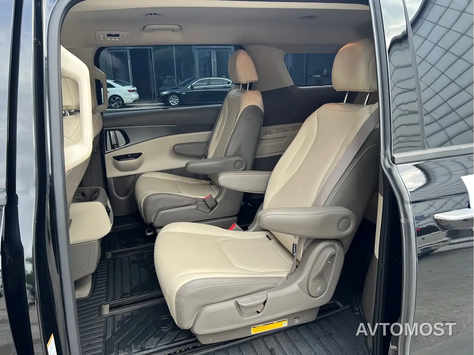 Kia Carnival 2021 2.0T Luxury Edition — фото 8