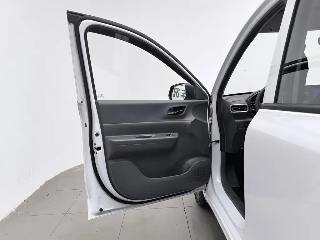 Wuling Hongguang New Energy 2024 Model Pure Electric 300KM Utility Version — фото 8