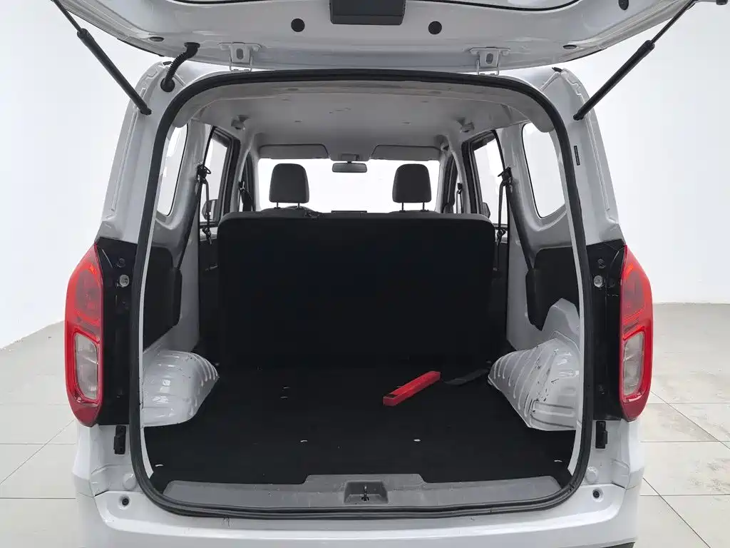 Wuling Hongguang New Energy 2024 Model Pure Electric 300KM Utility Version — фото 16