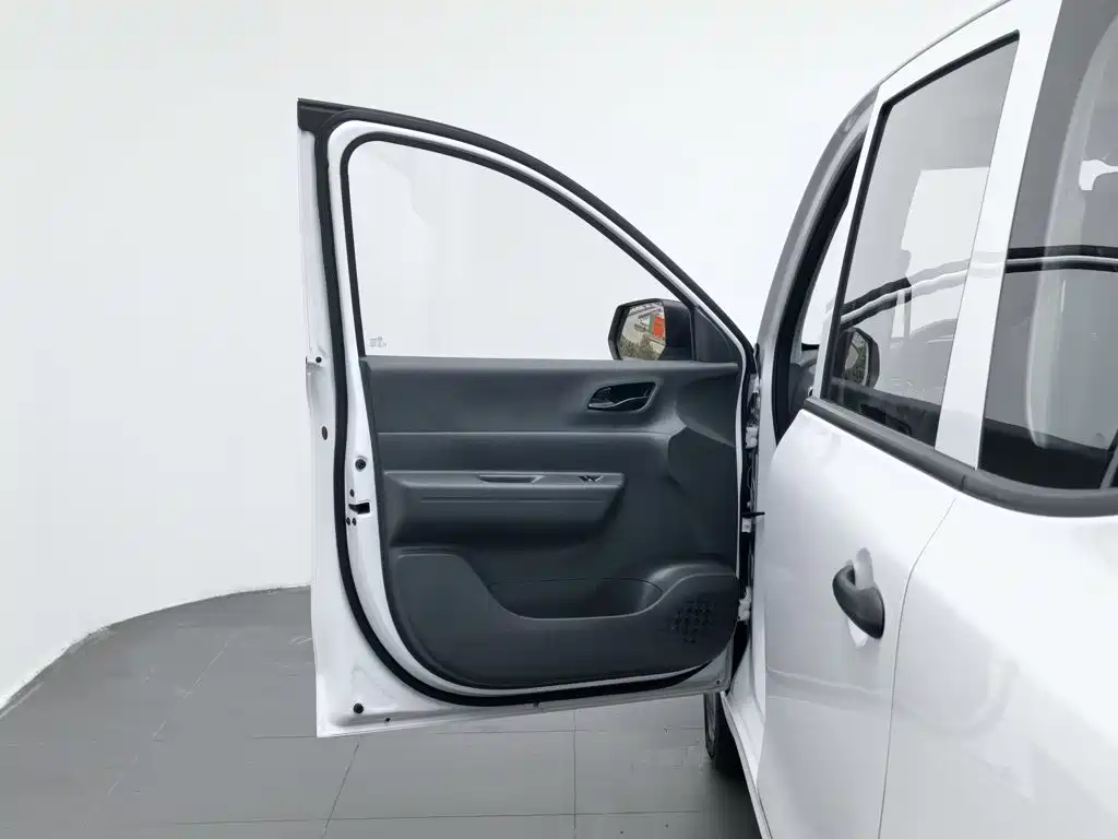 Wuling Hongguang New Energy 2025 Model Range Extender Hybrid 50KM Standard — фото 8