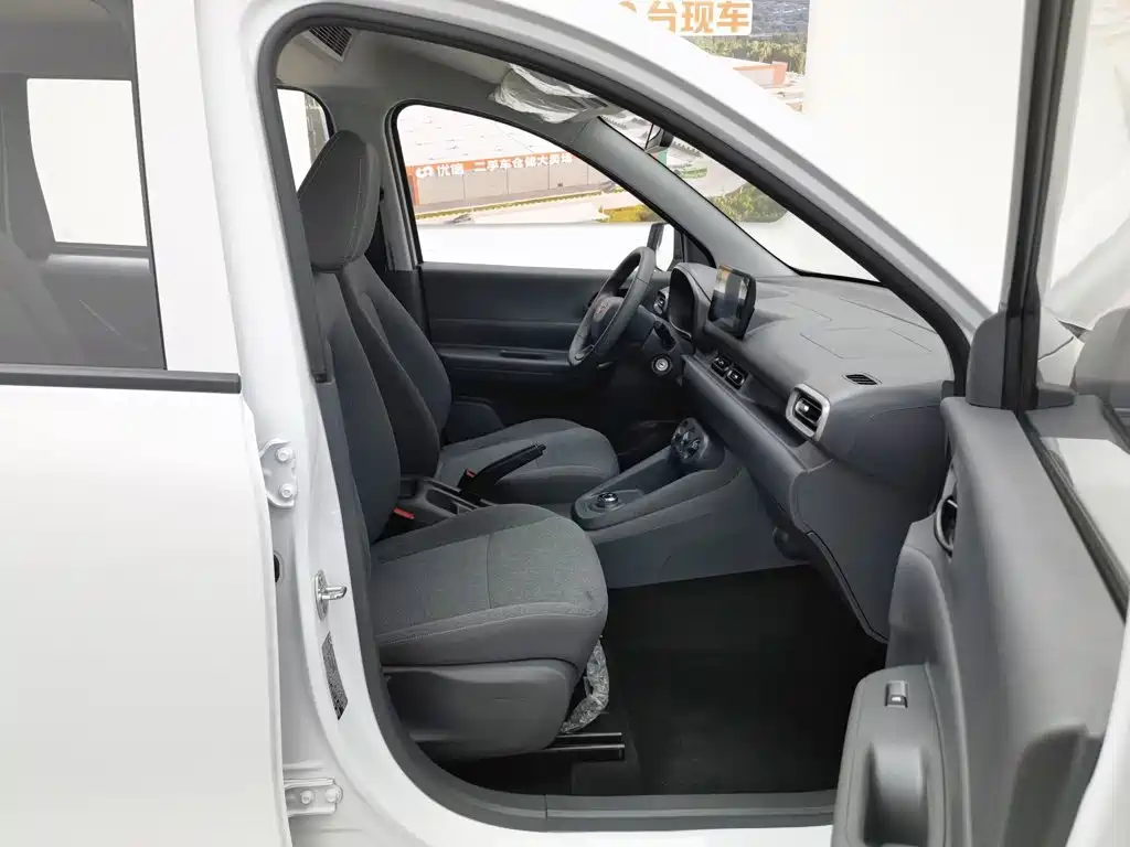 Wuling Hongguang New Energy 2025 Model Range Extender Hybrid 50KM Standard — фото 23