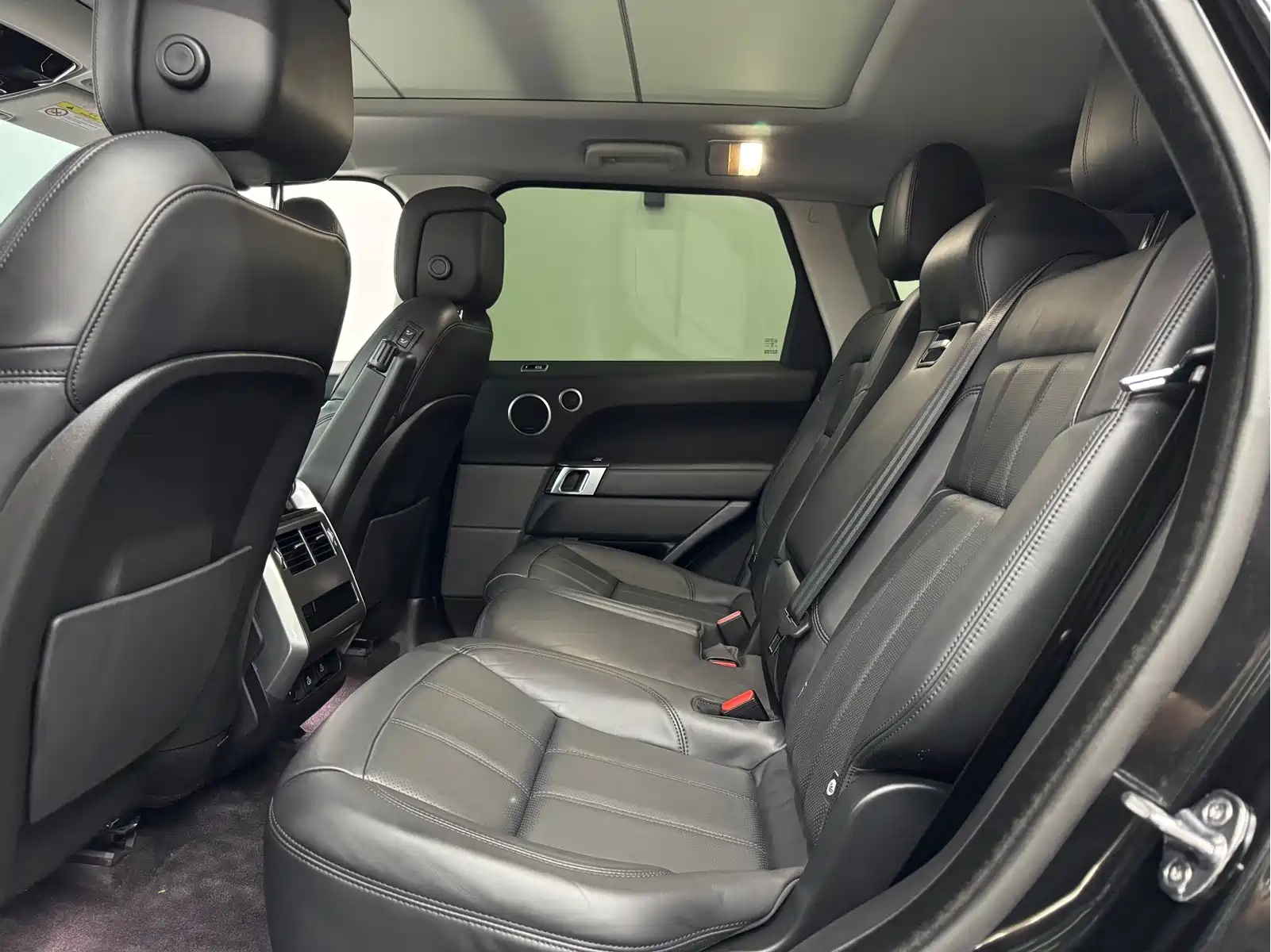 Land Rover Range Rover Sport PHEV 2021 P400e SE — фото 6
