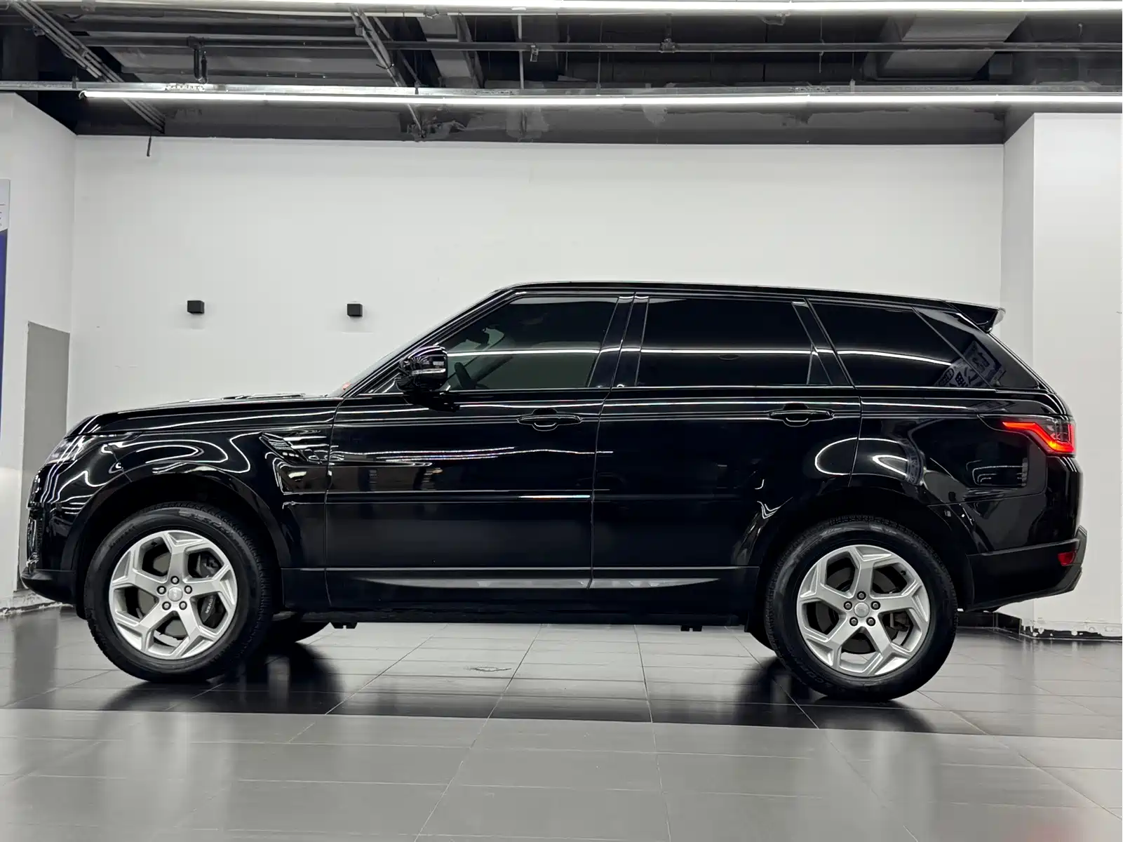 Land Rover Range Rover Sport PHEV 2021 P400e SE — фото 12