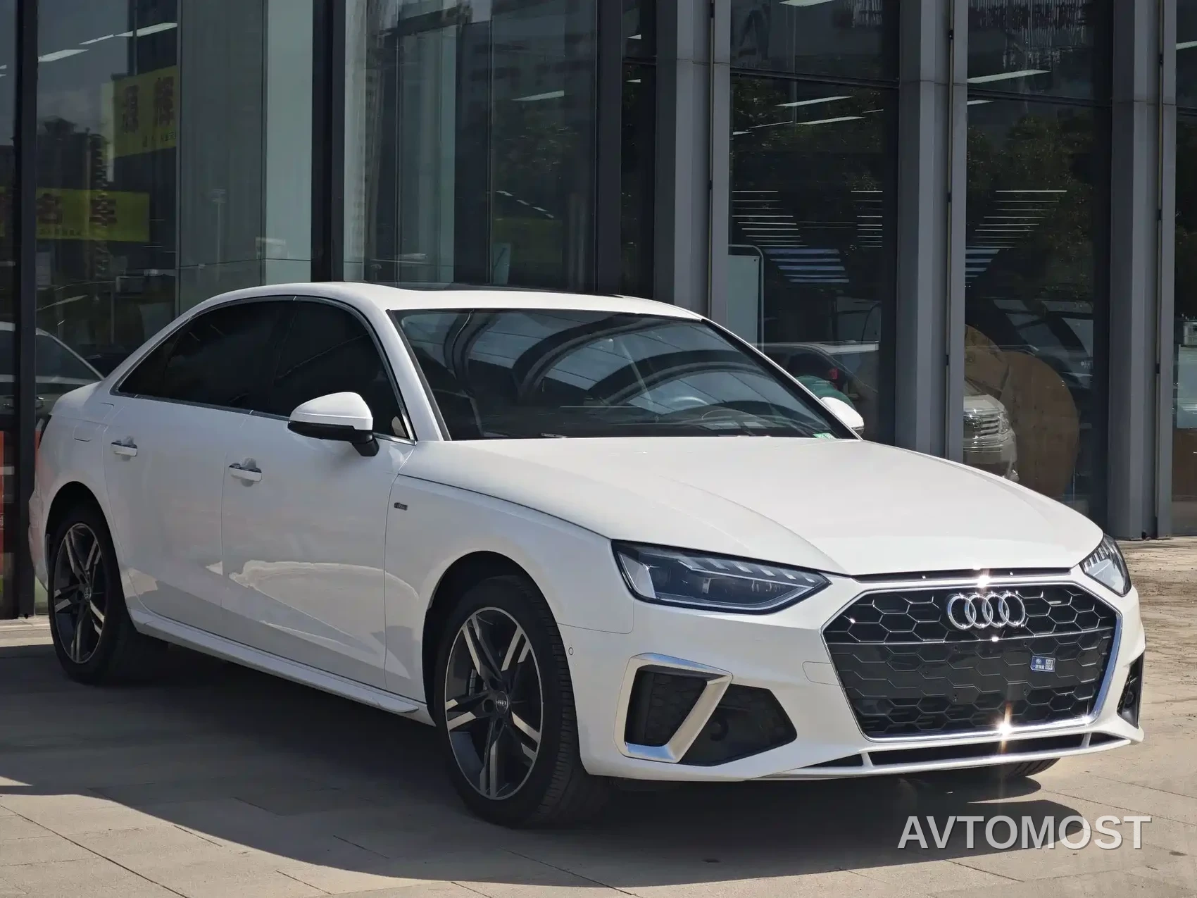 Audi A4L 2020 40 TFSI Luxury Dynamic — фото 3