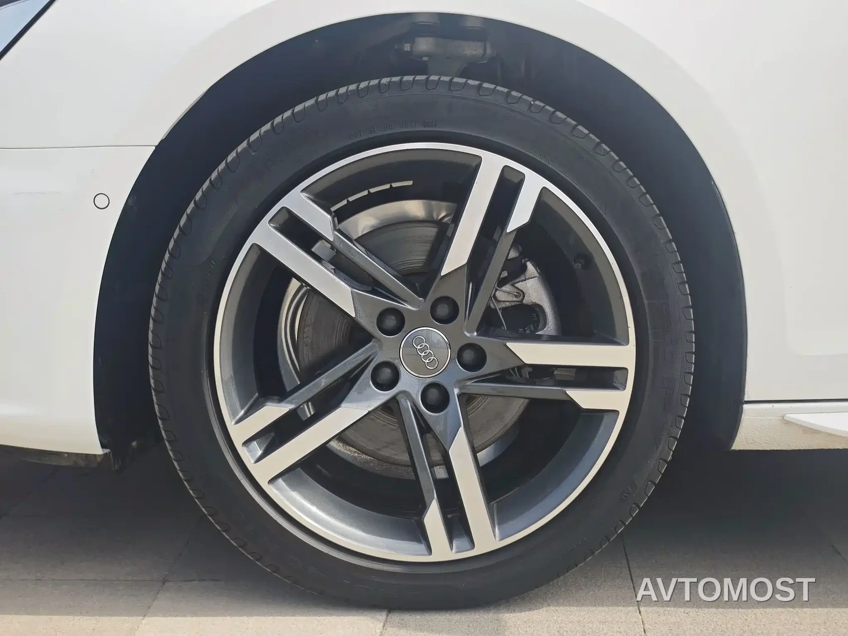 Audi A4L 2020 40 TFSI Luxury Dynamic — фото 5