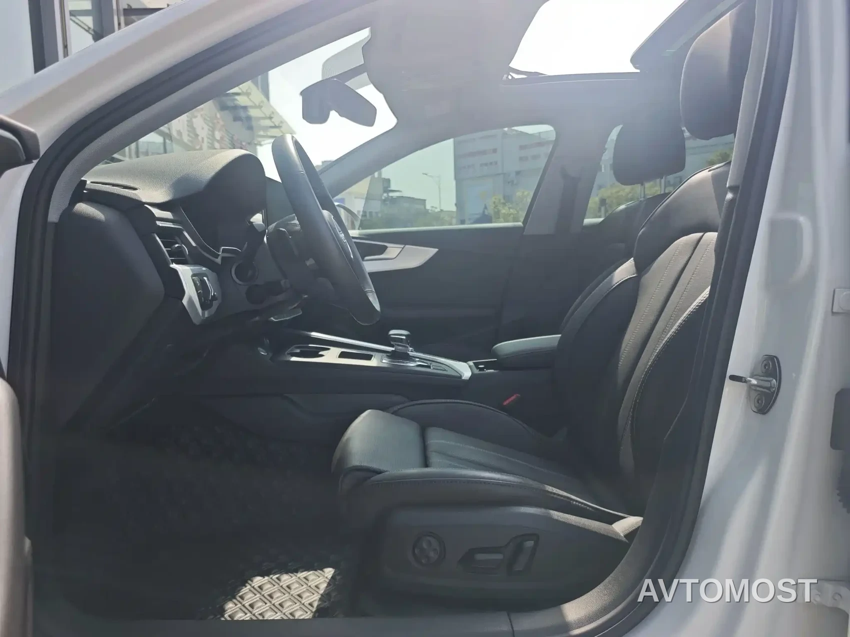 Audi A4L 2020 40 TFSI Luxury Dynamic — фото 6