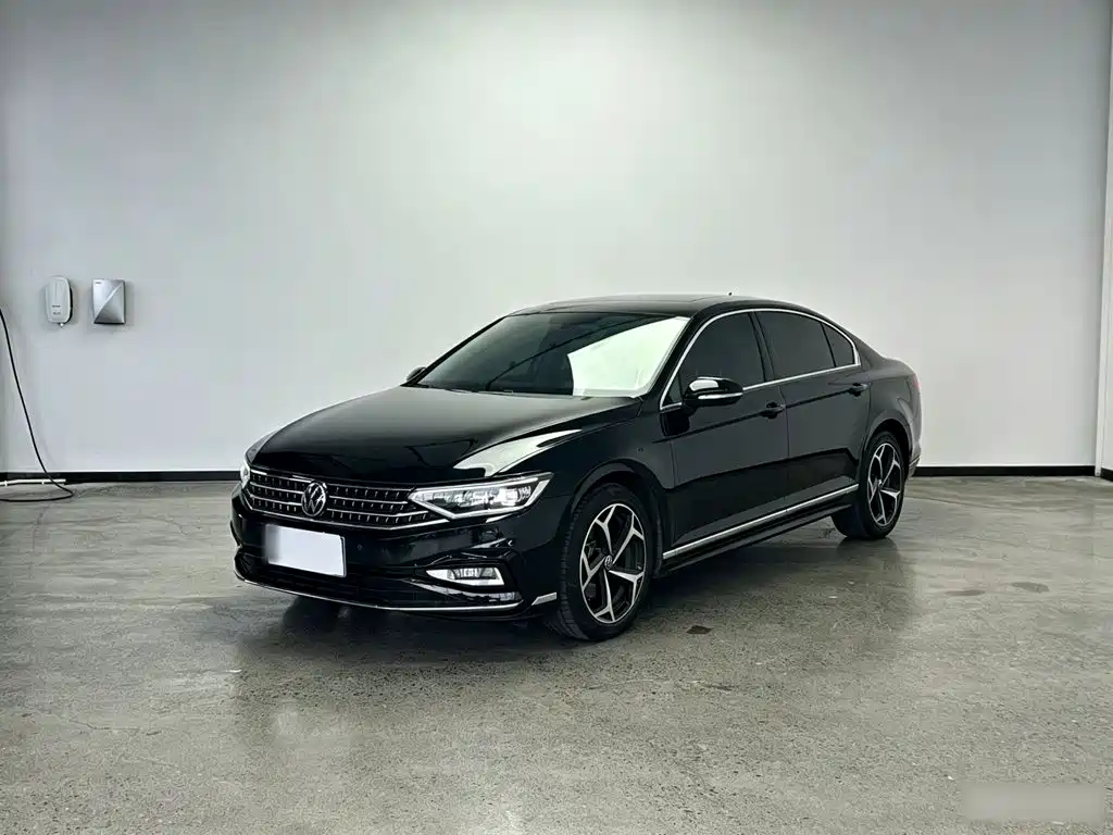 Volkswagen Magotan 2023 Model 2 Million Commemorative Edition 330TSI DSG Luxury