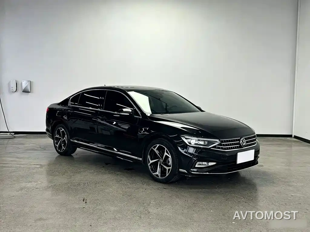 Volkswagen Magotan 2023 Model 2 Million Commemorative Edition 330TSI DSG Luxury — фото 6