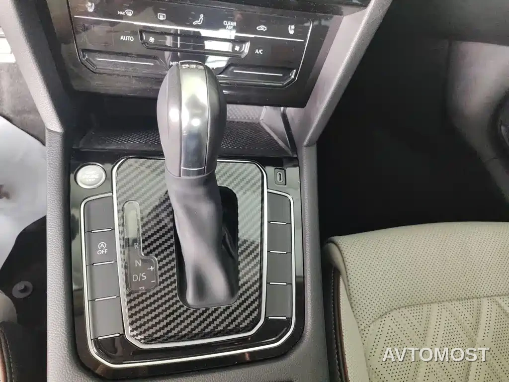 Volkswagen Magotan 2023 Model 2 Million Commemorative Edition 330TSI DSG Luxury — фото 7