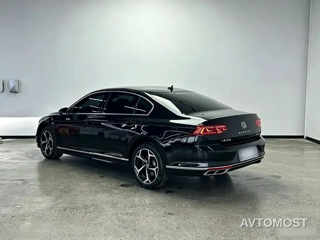 Volkswagen Magotan 2023 Model 2 Million Commemorative Edition 330TSI DSG Luxury — фото 12