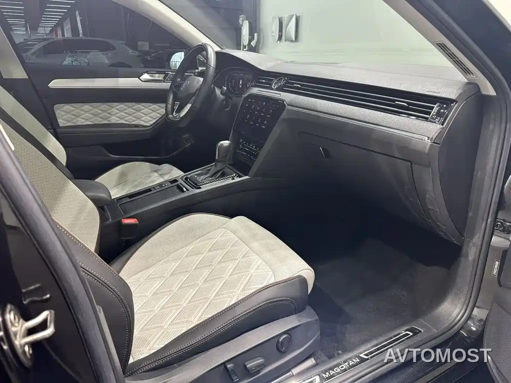 Volkswagen Magotan 2023 Model 2 Million Commemorative Edition 330TSI DSG Luxury — фото 16