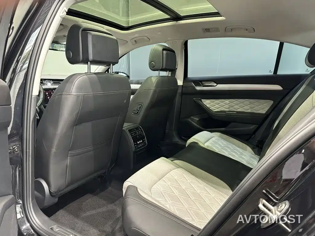 Volkswagen Magotan 2023 Model 2 Million Commemorative Edition 330TSI DSG Luxury — фото 17