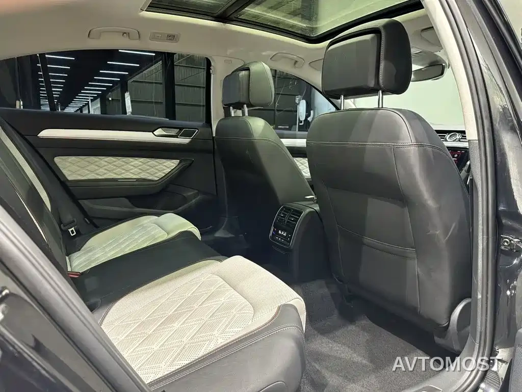 Volkswagen Magotan 2023 Model 2 Million Commemorative Edition 330TSI DSG Luxury — фото 18