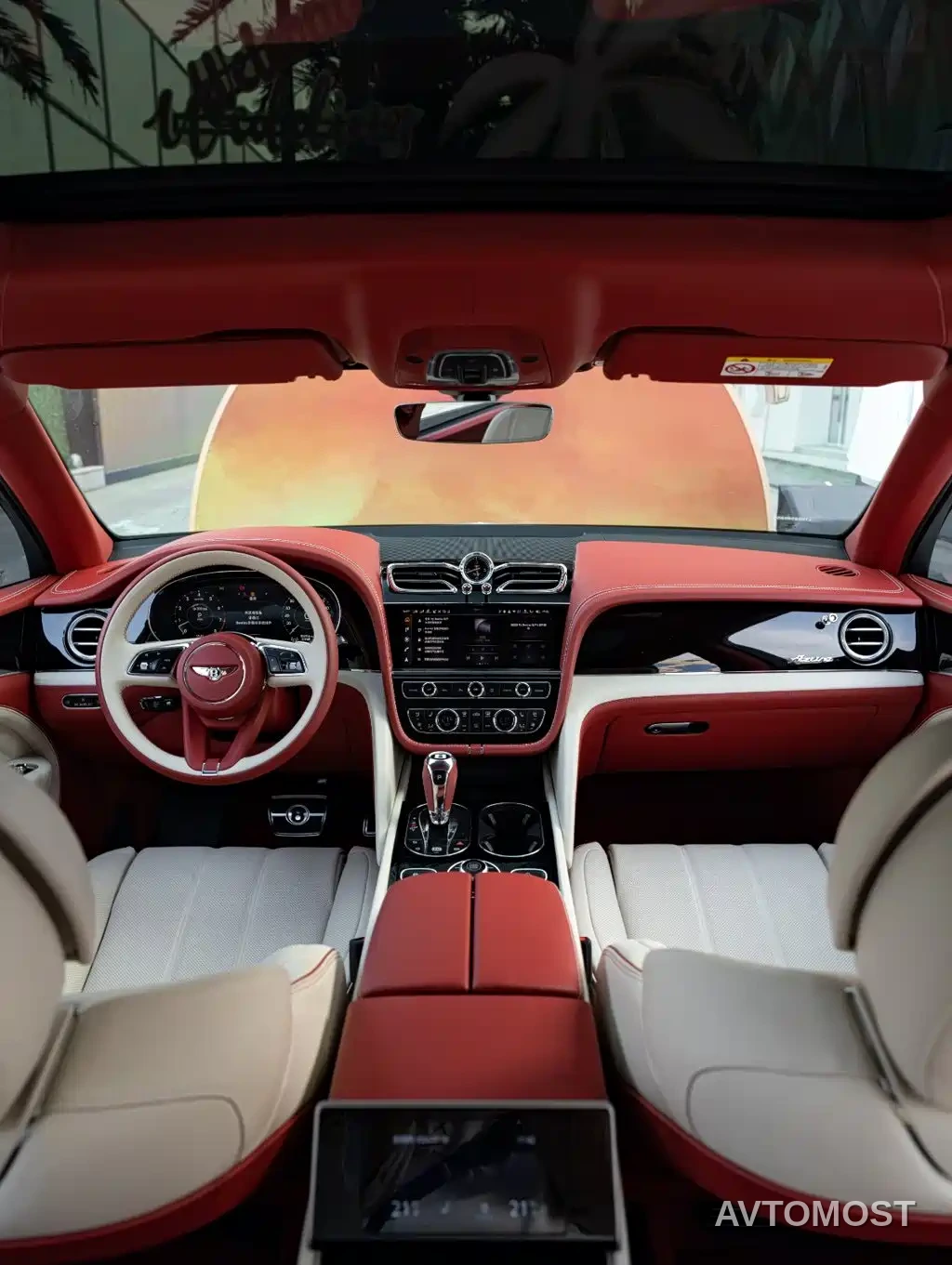 Bentley Bentayga 2026 4.0T V8 Long Wheelbase Azure Edition — фото 9