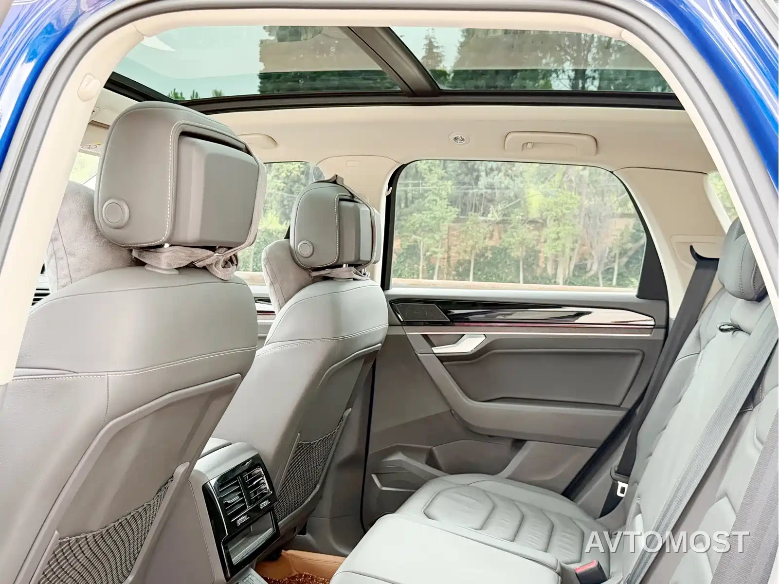 Volkswagen Touareg 2022 3.0TSI Rui Xiang Edition Gloss Black Sport Package — фото 8