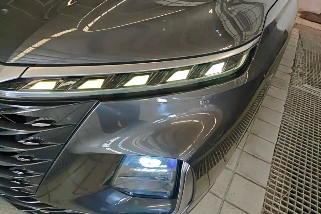 Roewe RX5 eMAX 2022 1.5T PHEV Fearless Honor Edition — фото 5