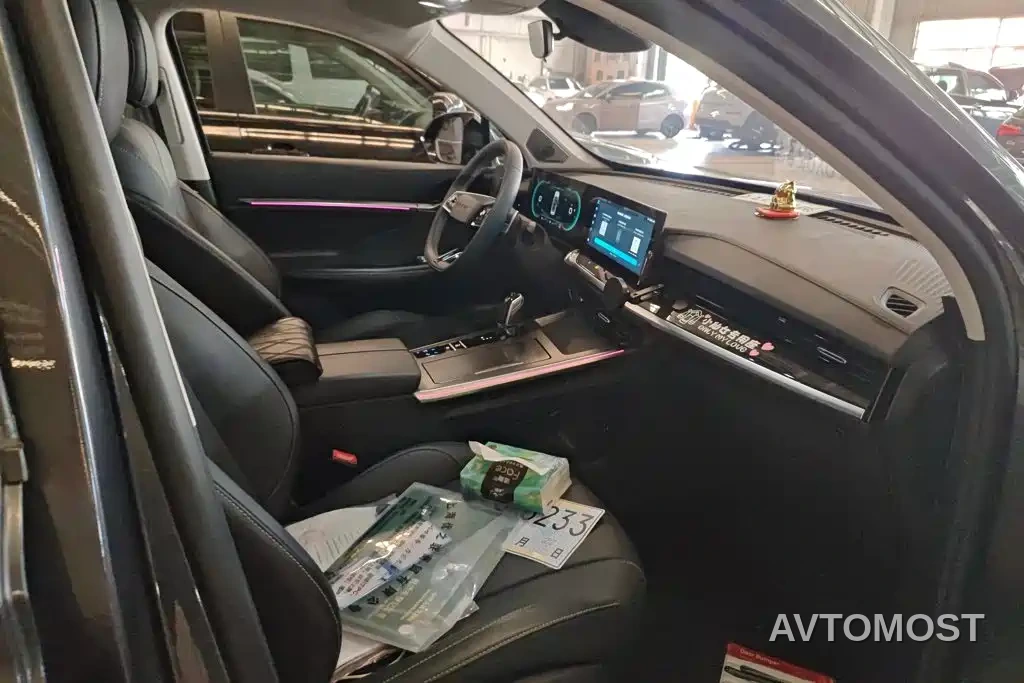 Roewe RX5 eMAX 2022 1.5T PHEV Fearless Honor Edition — фото 8