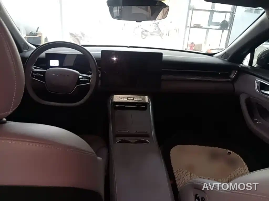 Roewe M7 DMH 2025 Base — фото 4