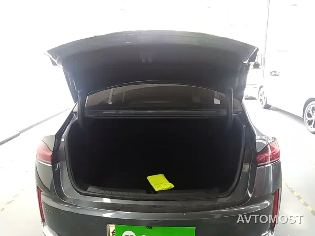 Roewe M7 DMH 2025 Base — фото 12