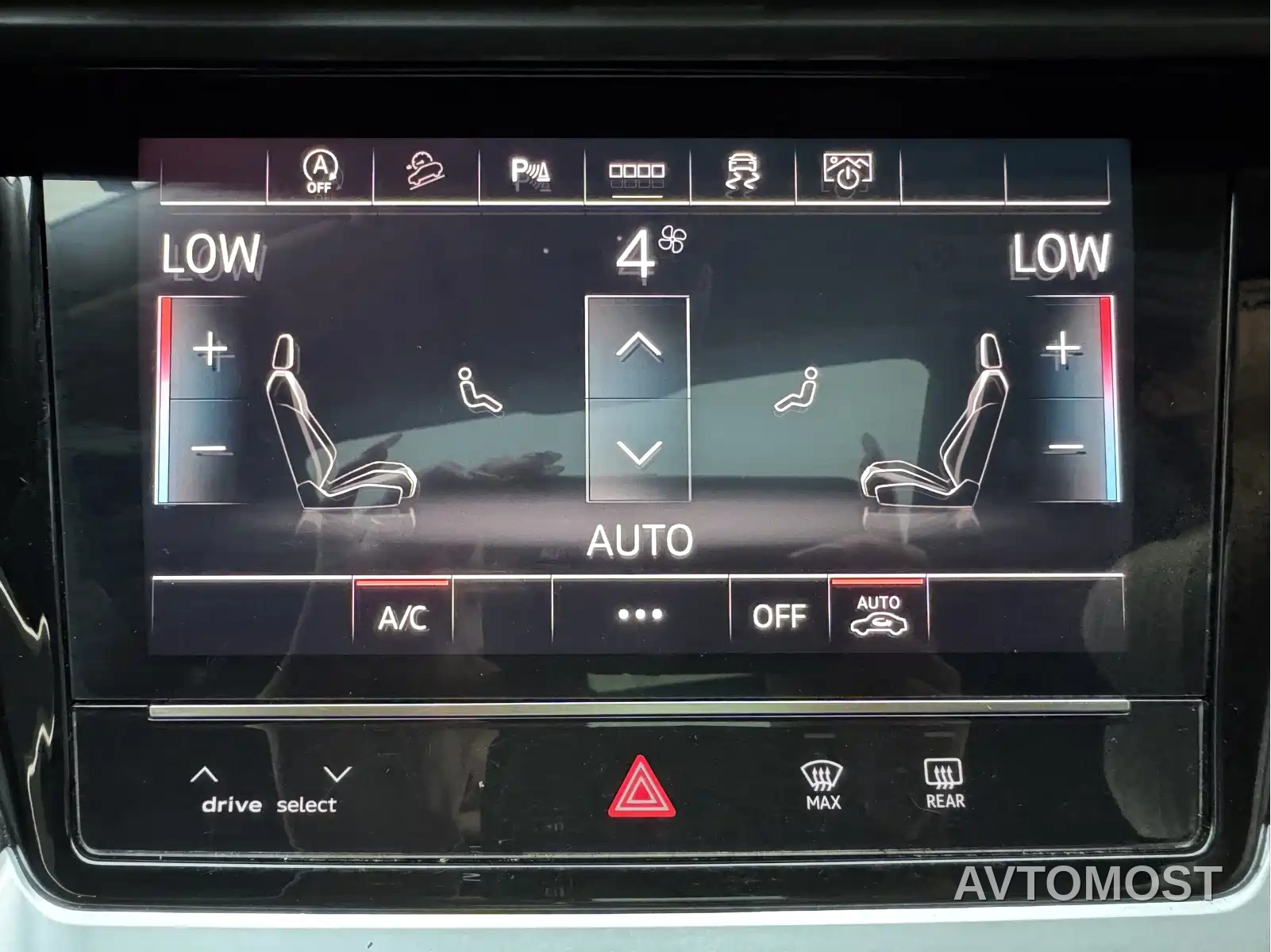 Audi Q6 2023 40 TFSI quattro Cloud View Light Yulin Package — фото 24