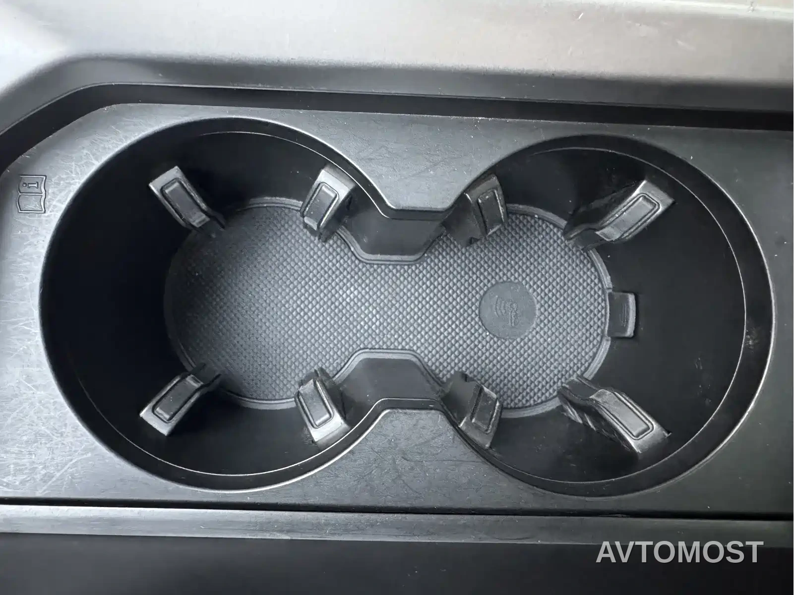 Audi Q6 2023 40 TFSI quattro Cloud View Light Yulin Package — фото 26