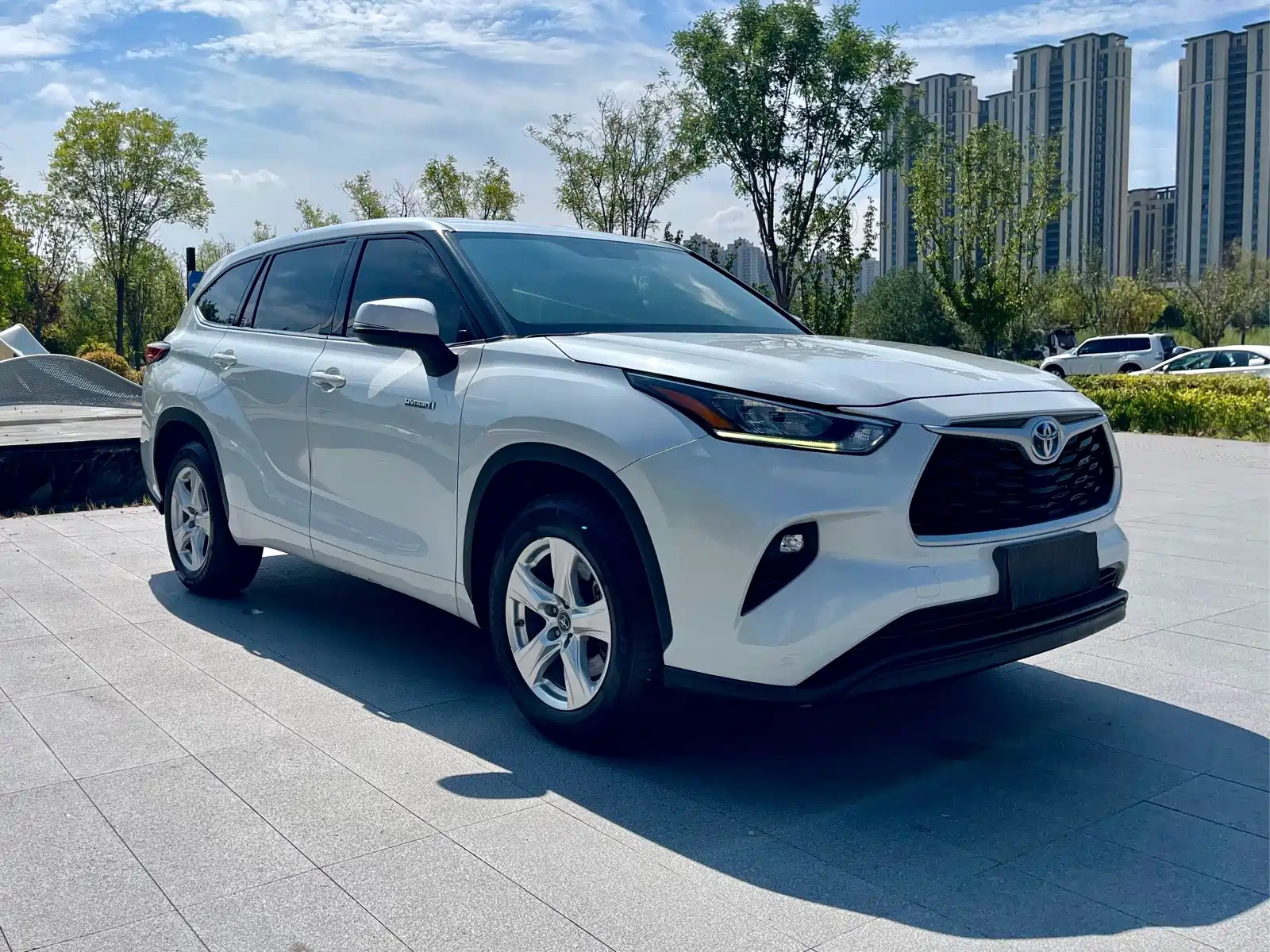 Toyota Highlander 2022 Dual Engine 2.5L 2WD Elite 7-Seater — фото 3