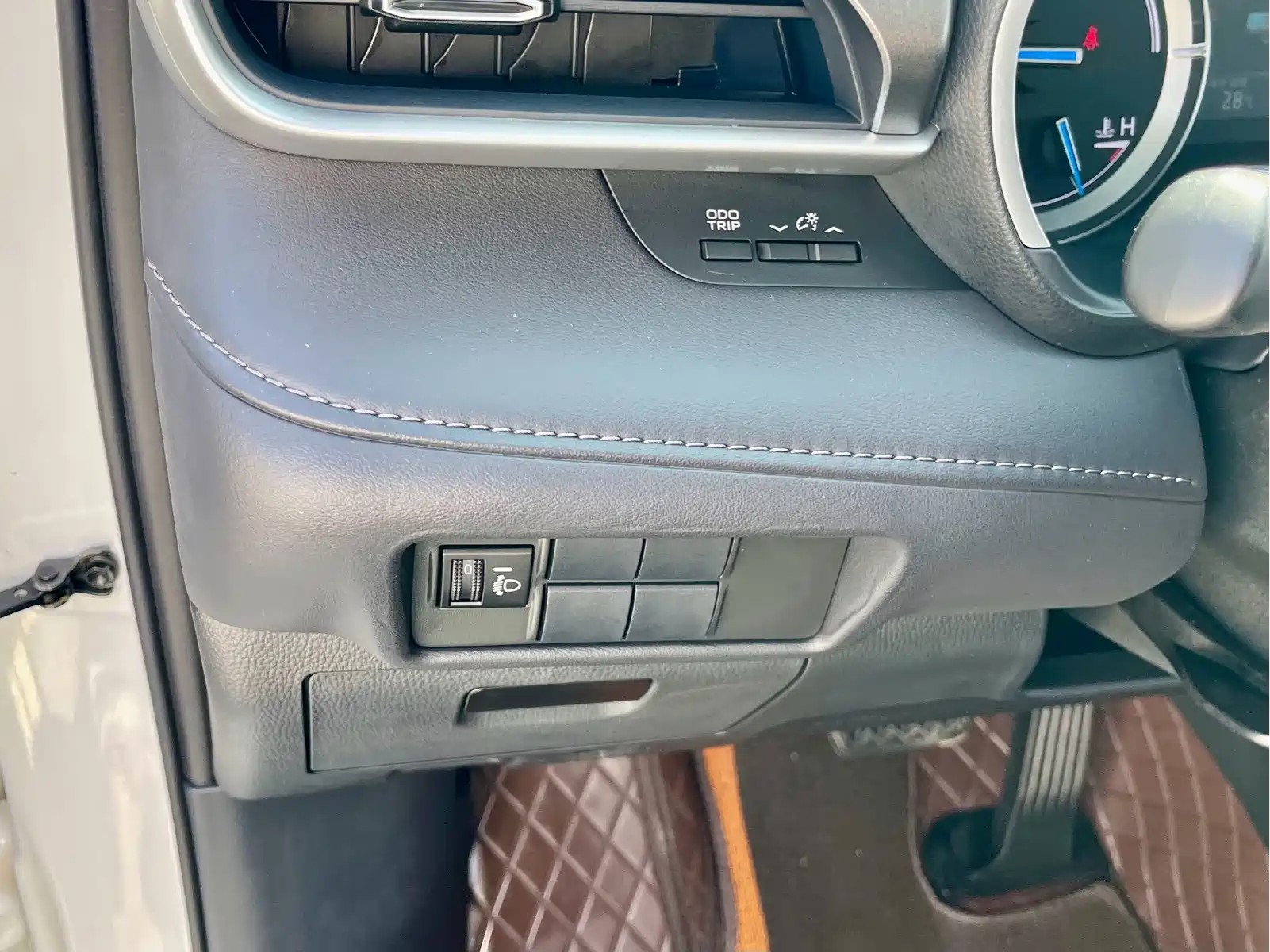 Toyota Highlander 2022 Dual Engine 2.5L 2WD Elite 7-Seater — фото 7