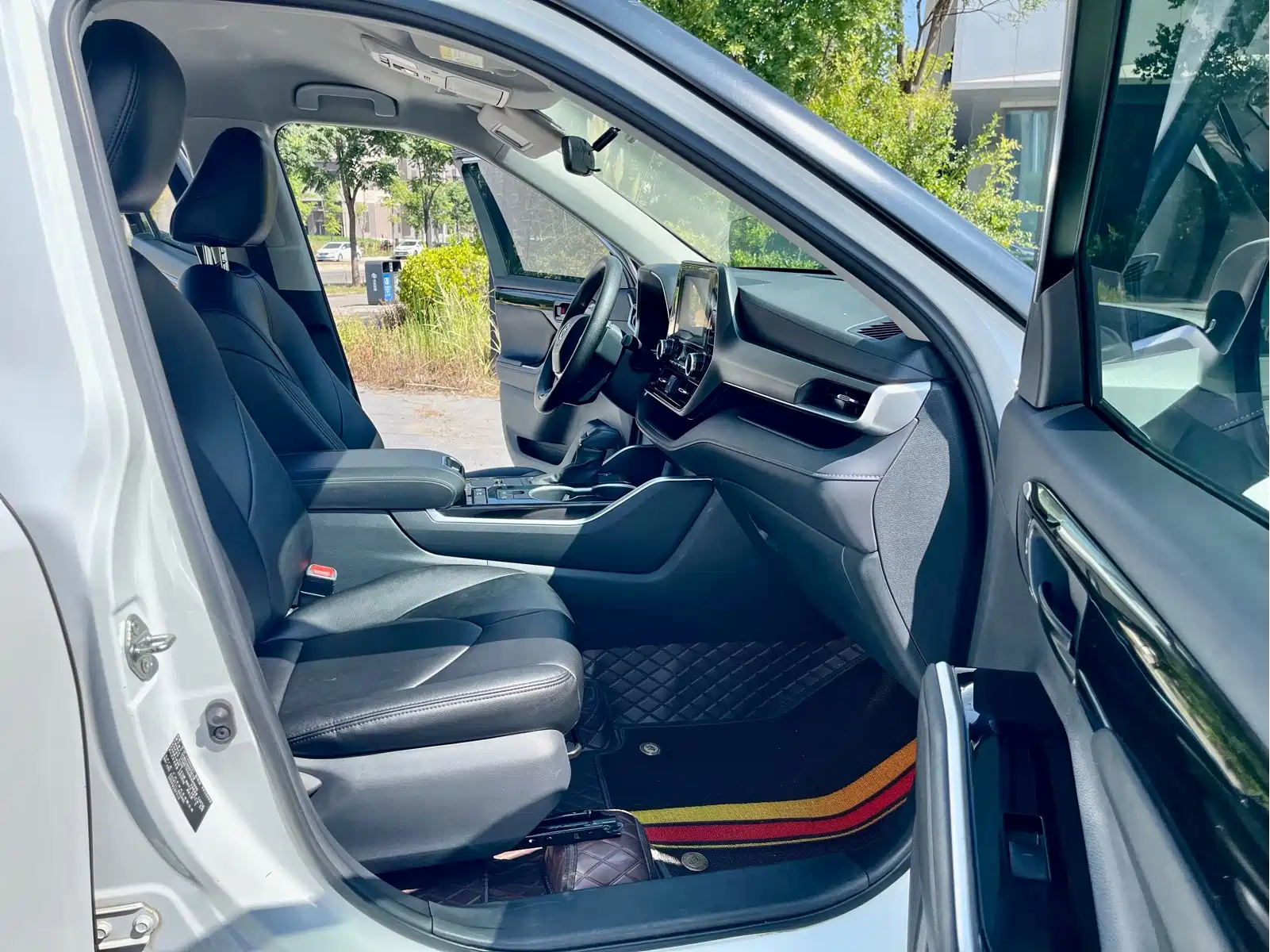 Toyota Highlander 2022 Dual Engine 2.5L 2WD Elite 7-Seater — фото 9